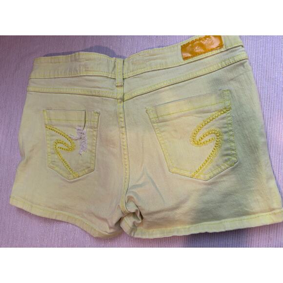 Juniors size 9 neon yellow soho babe denim shorts 2” inseam - Picture 2 of 8